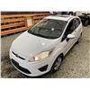 Image 4 : PARKSVILLE - 2013 FORD FIESTA WHITE 114005 KMS - J216209