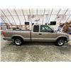 Image 11 : PARKSVILLE - 2003 CHEVROLET S-10 PICKUP GOLD 18718 KMS - P152249