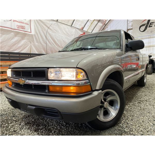 PARKSVILLE - 2003 CHEVROLET S-10 PICKUP GOLD 18718 KMS - P152249