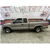 Image 23 : PARKSVILLE - 2003 CHEVROLET S-10 PICKUP GOLD 18718 KMS - P152249