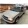 Image 4 : PARKSVILLE - 2003 CHEVROLET S-10 PICKUP GOLD 18718 KMS - P152249