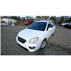 Image 2 : DUNCAN - 2009 KIA RONDO WHITE 328283 KMS - B224077