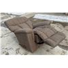 Image 11 : LA-Z-BOY RECLINER - OVERSIZED