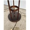 Image 6 : THREE-HEAD FLOOR LAMP WITH GLASS SHADES