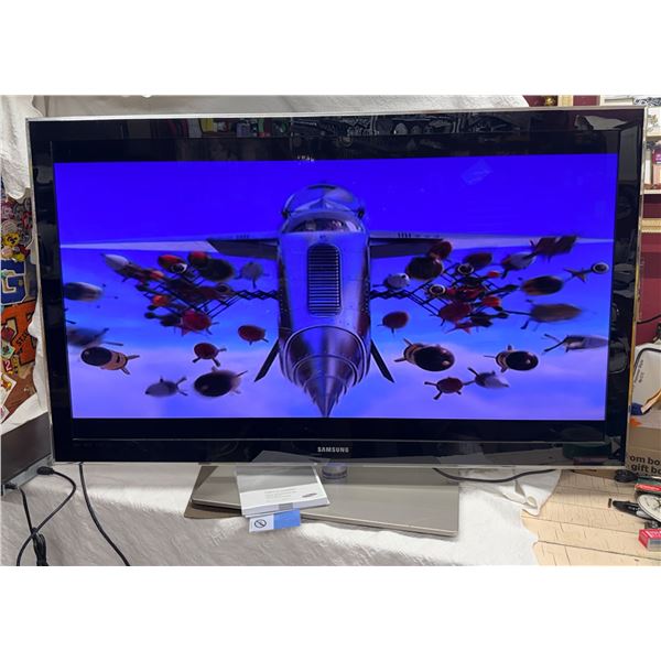 SAMSUNG SERIES 8/8000 54-INCH LED TV