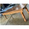 Image 11 : COFFEE TABLE AND A TWO-TIER ACCENT/DRUM END TABLE