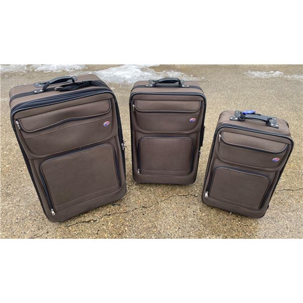 LUGGAGE - SET OF THREE PIECES