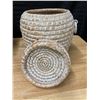 Image 18 : WICKER AND WOVEN STOOL AND STORAGE
