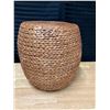 Image 2 : WICKER AND WOVEN STOOL AND STORAGE