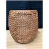 Image 3 : WICKER AND WOVEN STOOL AND STORAGE