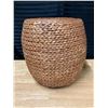 Image 7 : WICKER AND WOVEN STOOL AND STORAGE