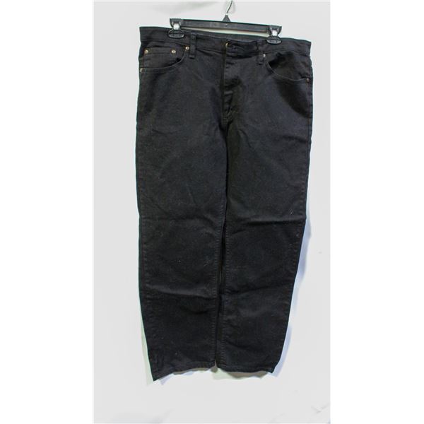 WRANGLER 36 X 30 JEANS