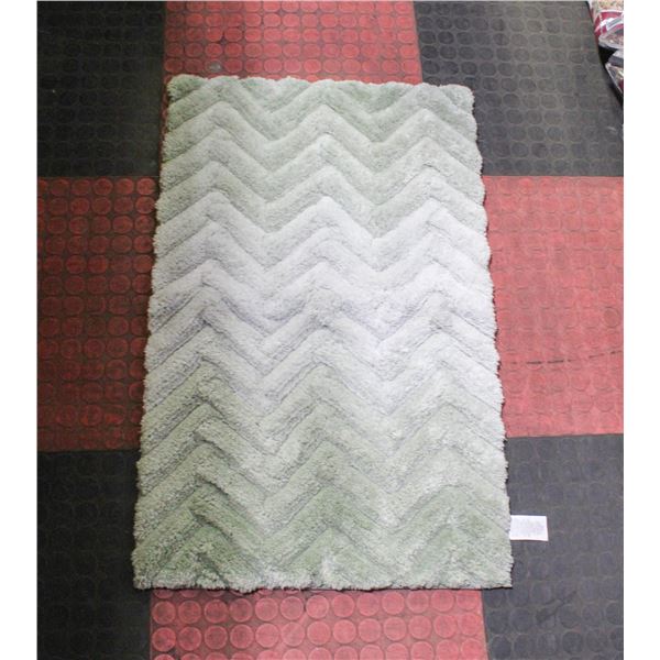 RIVIERA HOME CHEVRON BATH MAT 34 X 20"