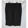 Image 2 : NEW ZAC & RACHEL SIZE 6 BLACK SHORTS