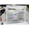 Image 1 : 2PK MARTHA STEWART QUEEN SIZED PILLOWS