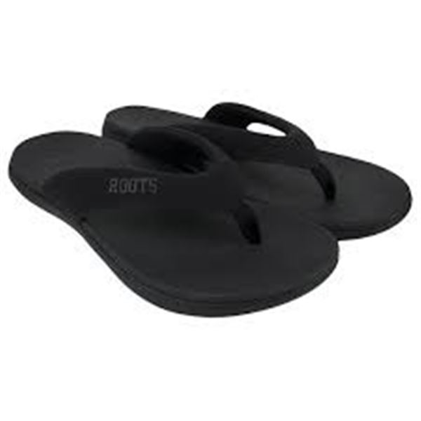NEW ROOTS FLIP FLOPS SIZE 6