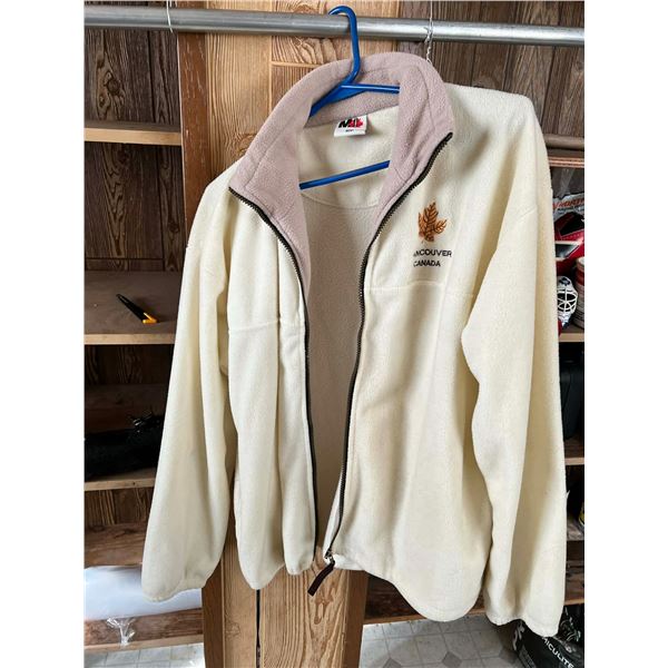 Victoria Canada light fleece Jacket