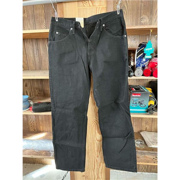 New 30 X34 wrangler Jeans