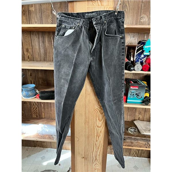 34X30 Black Wrangler Jeans