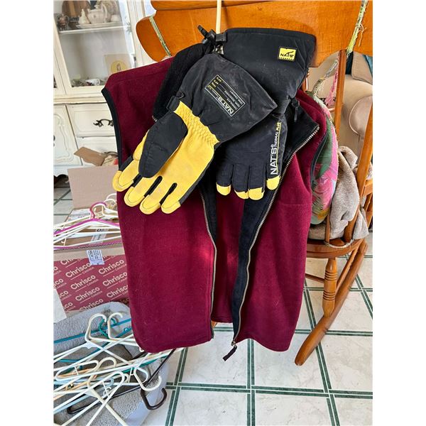 Fleece Vest & Nat's Thermal Plus Thinsulate gloves