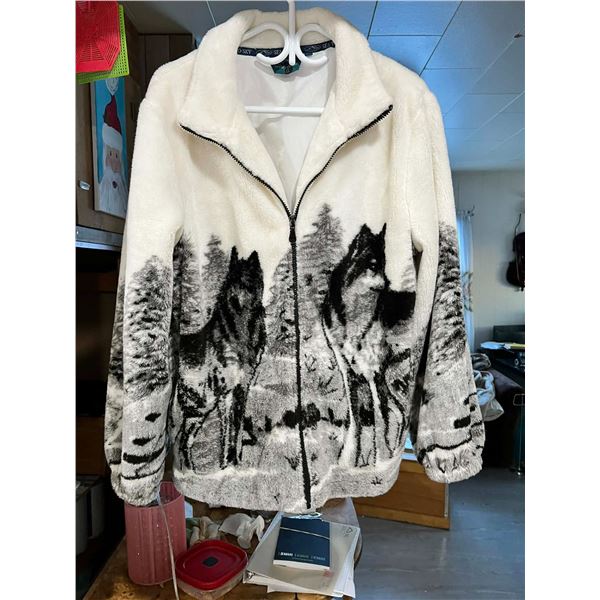 Beautiful Medium Sea to Sky Jacket Wolves