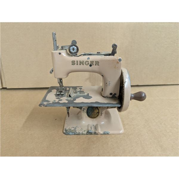 Vintage Small Singer Hand Crank Sewing Machine (Crank Works)