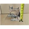 Image 2 : Vintage Small Singer Hand Crank Sewing Machine (Crank Works)