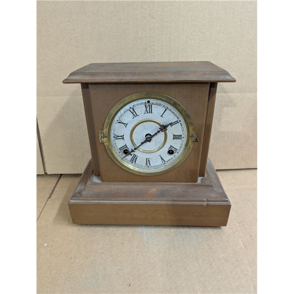 Vintage Wood Clock Waterbury Clock.Co U.S.A