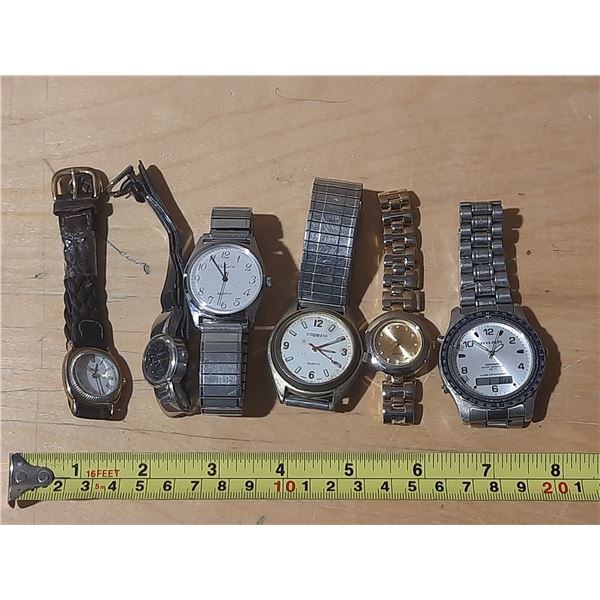 Lot of Watches. (5 are working)