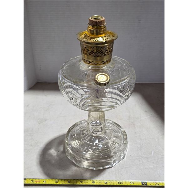Glass aladdin oil lamp- no chimney