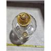 Image 2 : Glass aladdin oil lamp- no chimney