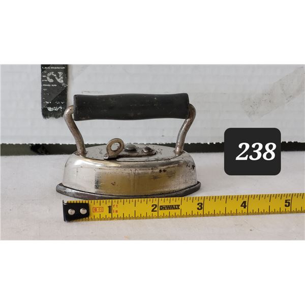 Vintage Dover sad iron salesman sample.