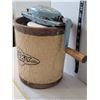 Image 3 : Vintage Husky Jr. 2 quart, paper mache ice cream freezer.