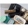 Image 2 : Personal care lot. Heavy polished stone toothbrush holder, Lady electric shaver etc.