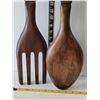 Image 4 : 1970's wood fork & spoon wall decor. Made in Philippines, 28”