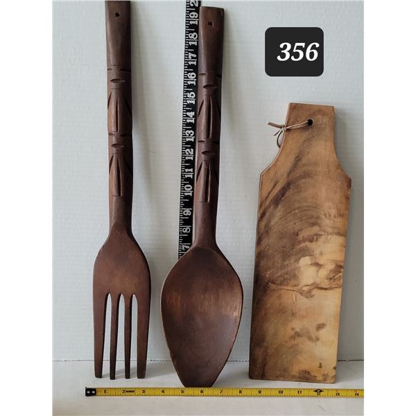 Vtg. Wood fork & spoon wood wall decor 20”& cutting board made in thePhilippines.
