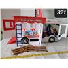 Image 1 : Retired Red Breyer Mobile Veterinary Clinic. Moving parts & compartments. Miniature dolls included.