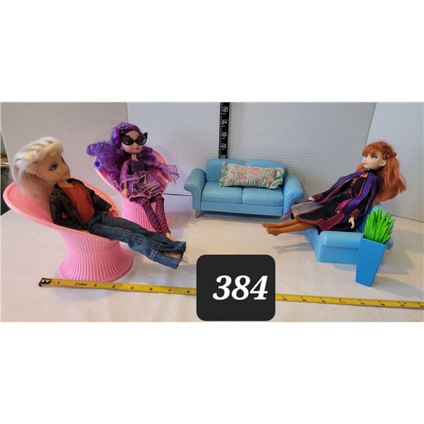 Barbie doll furniture with 3 dolls.