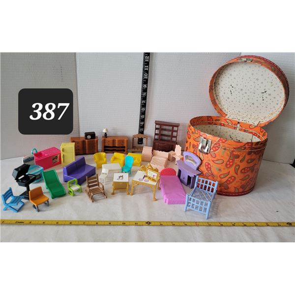 1970's Doll tub, miniature furniture including some nice Marx pieces.