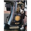 Image 4 : Vtg. Portable Singer sewing machine & accessories. Excellent condition.