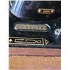 Image 4 : Vtg. Portable Singer sewing machine & accessories. Nice.