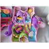 Image 4 : Polly Pocket play sets.