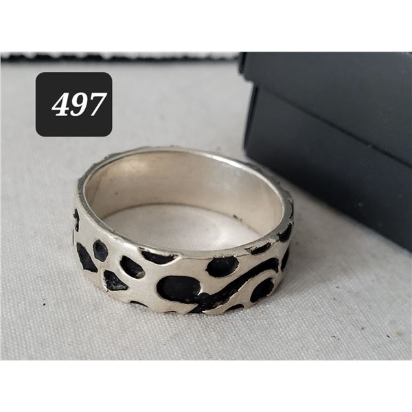 925 sterling silver men's patterned band. Size 14