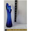 Image 3 : Mid century cobalt blue 5 finger swung art glass bud vase. Murano style red center piece ( repaired 
