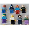 Image 2 : 12 Lego figures.
