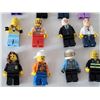 Image 3 : 12 Lego figures.