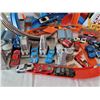 Image 3 : Hot Wheels racing set & cars.