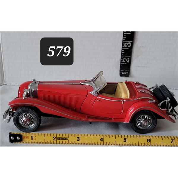 Franklin Mint 1:24 diecast 1935 Mercedes 500K Special Roadster.