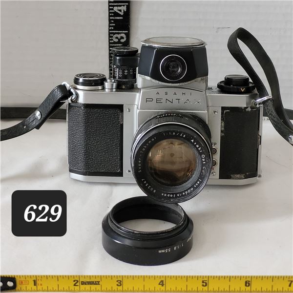 Asahi Pentax 35mm manual camera with meter. (Japan)