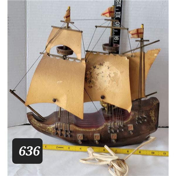 Vtg. Wood ship (Mayflower) lamp.working. (Holland)